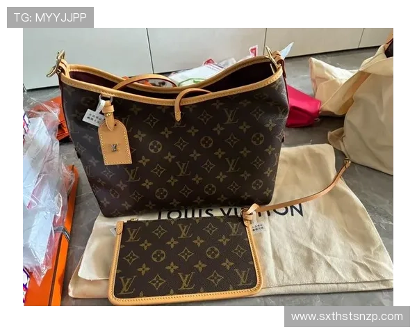 科曼告别拜仁送前队友奢华LV包包引发热议